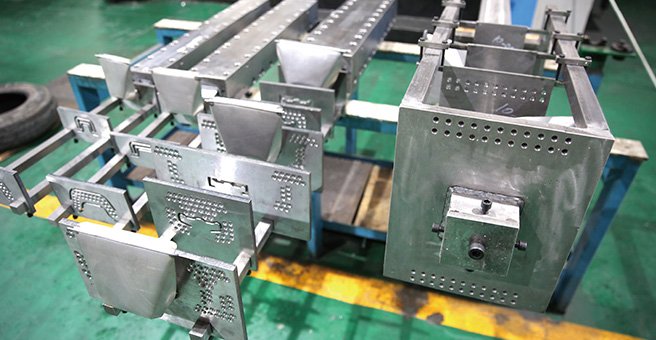 Pultrusion die